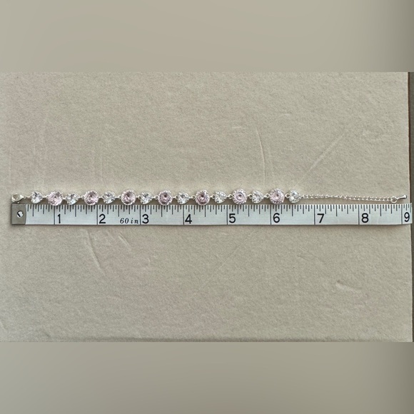 Elegant Silver and pink Bracelet - Picture 5 of 5